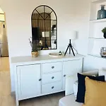 Cozy - Balcony & Sea View