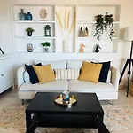 Cozy - Balcony & Sea View * Фуенхірола