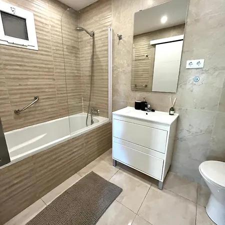 Sea View Apartment, 100m To Beach, Sunrise Balcony & Pool *