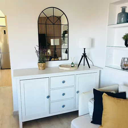 Cozy - Balcony & Sea View