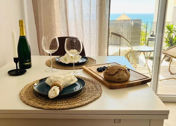 Cozy - Balcony & Sea View