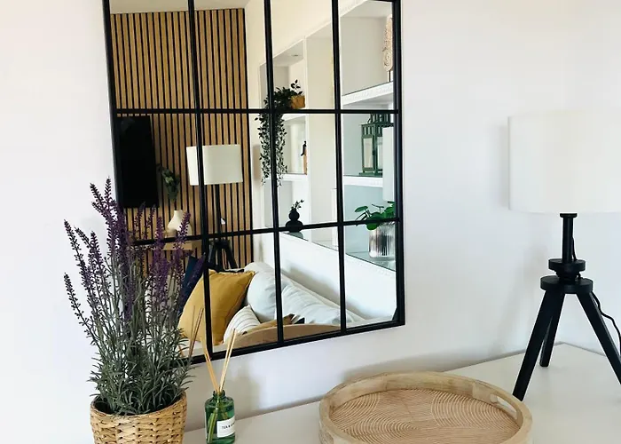 Cozy - Balcony & Sea View